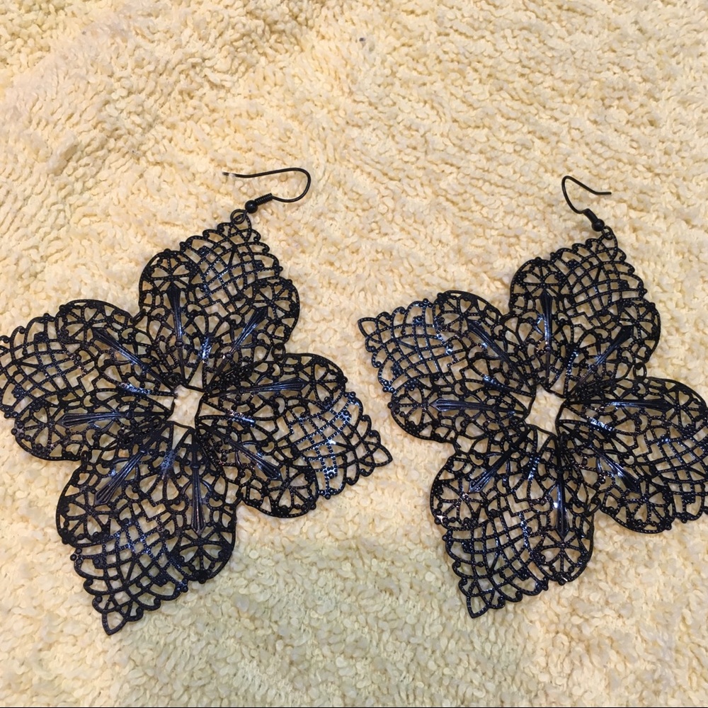 Black petal earrings